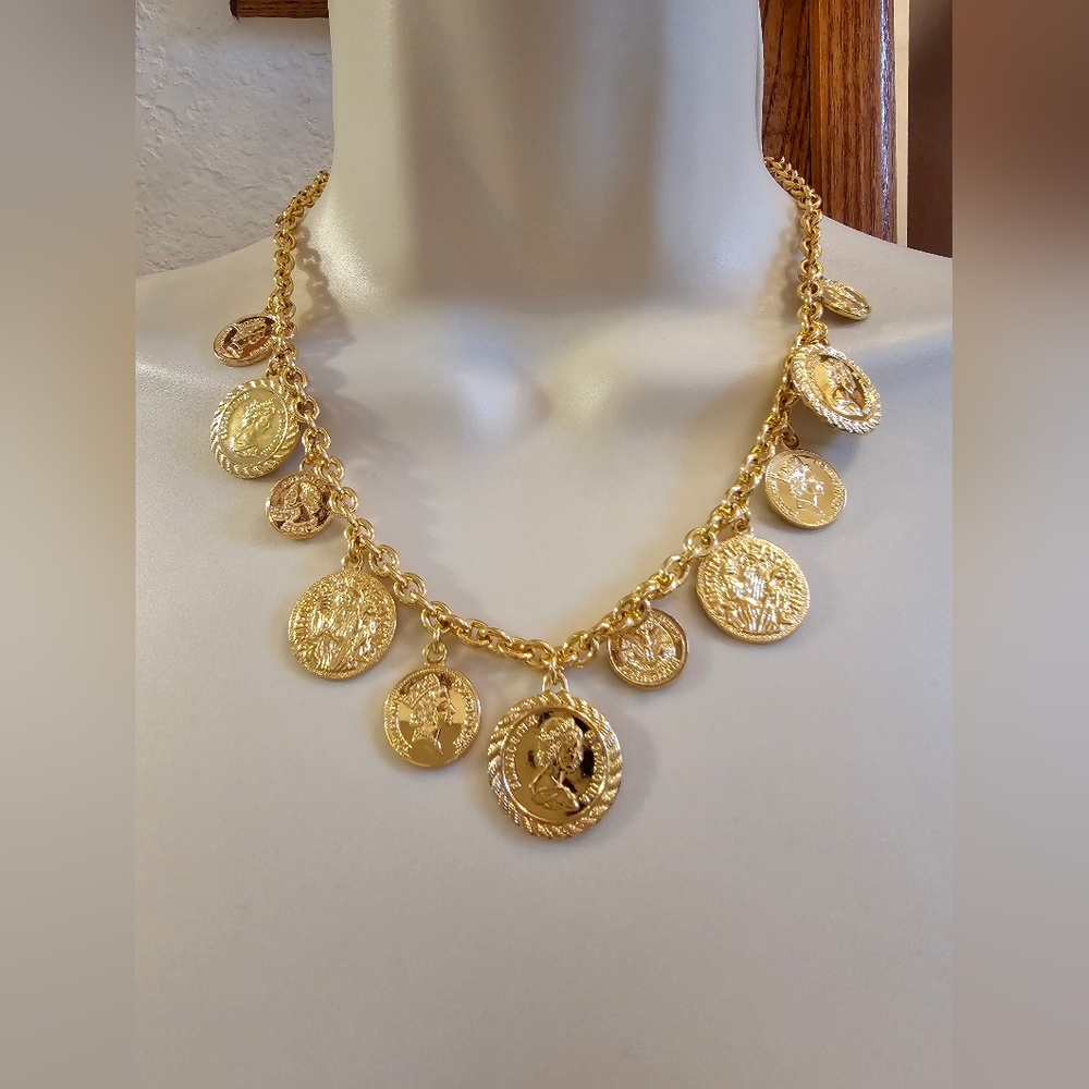 Queen Elizabeth Gold Coin Necklace NEW  18"-22"
